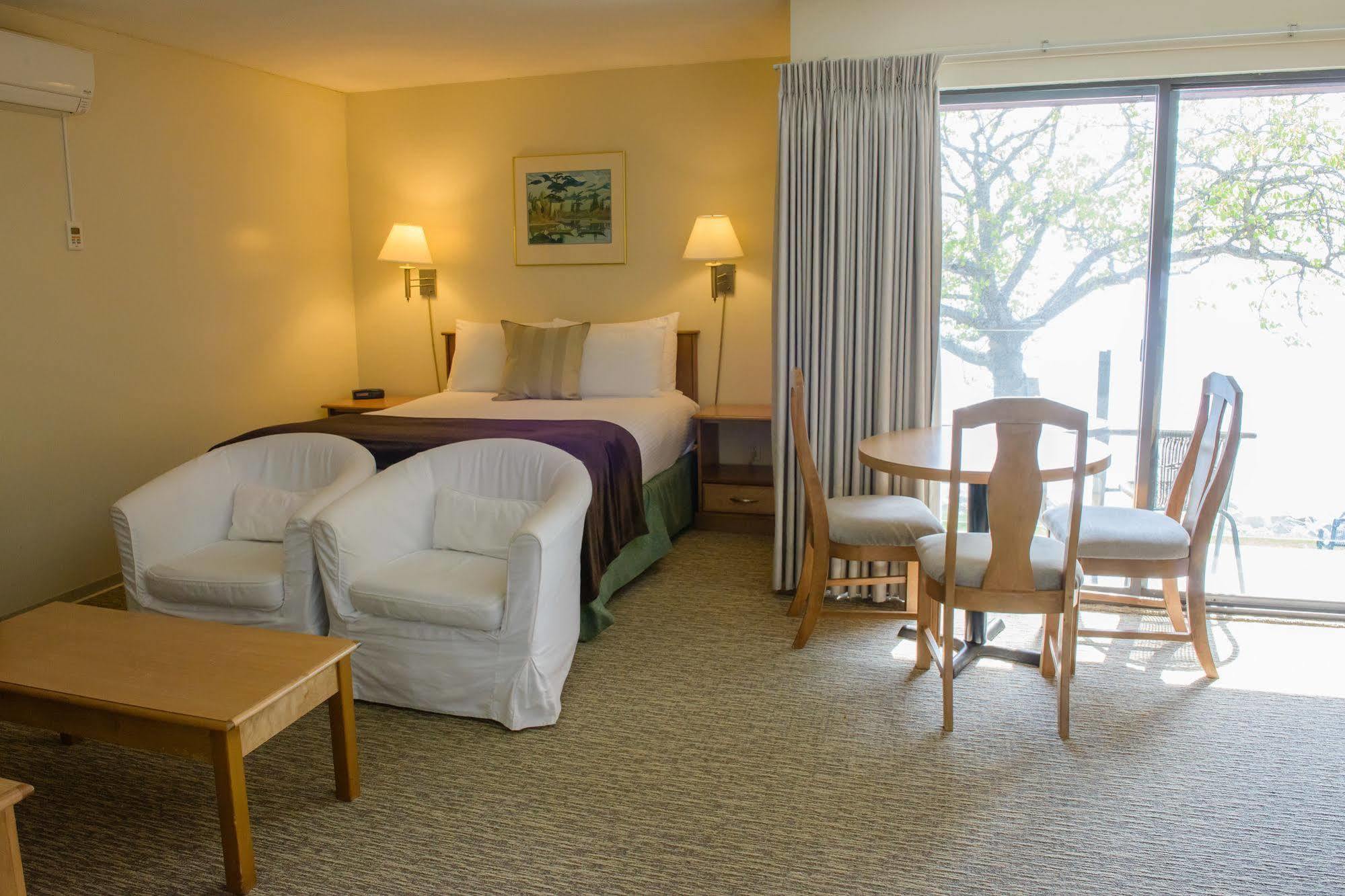 Driftwood Inn Sechelt Eksteriør billede