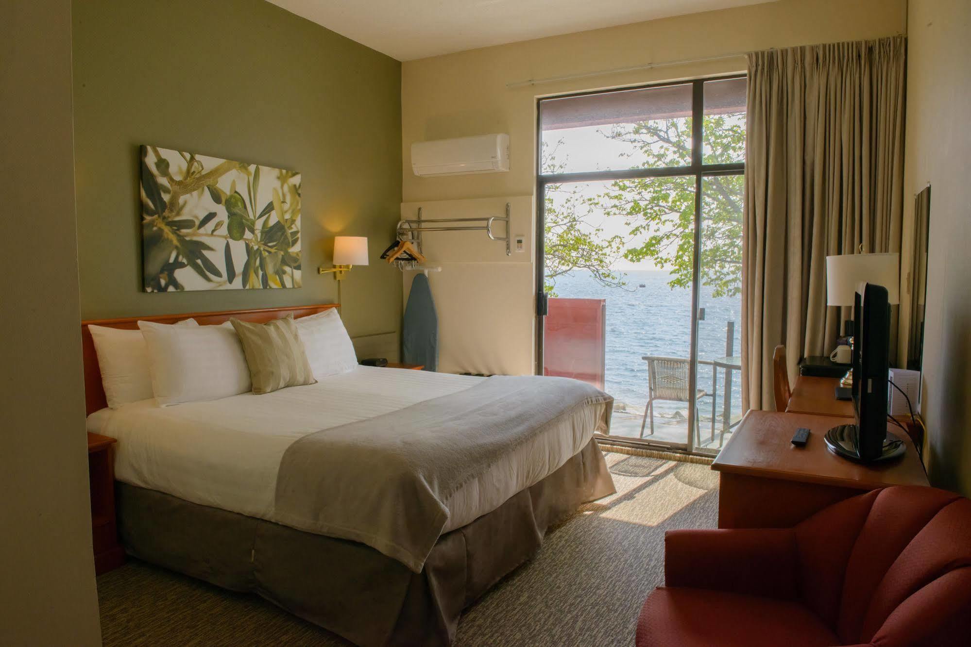 Driftwood Inn Sechelt Eksteriør billede