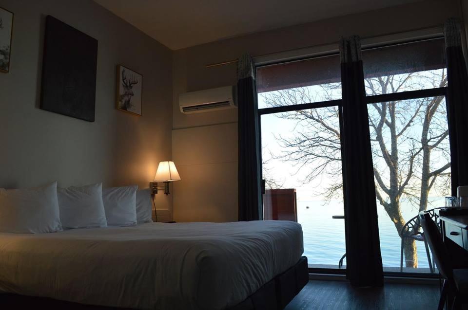 Driftwood Inn Sechelt Eksteriør billede
